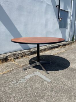 Eames Herman Miller Contract Base tafel