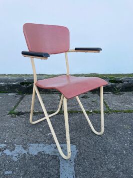 Cor Alons diagonaal beugelstoel